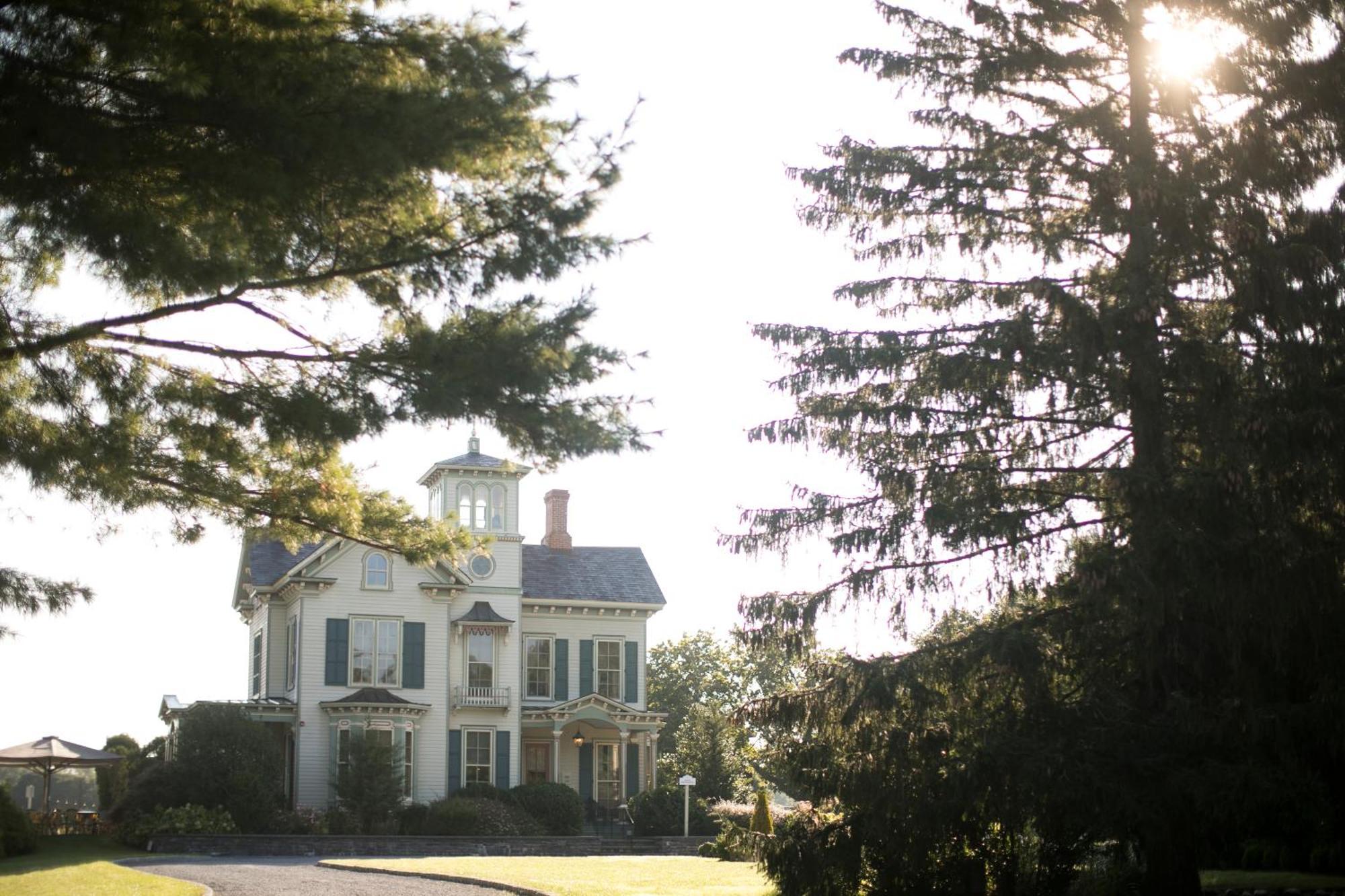 Jedediah Hawkins Inn Jamesport Bagian luar foto
